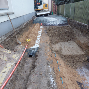 Eßbach, Kirchgasse
Bau von Schutz und Regenwasserkanal, Trinkwasserleitung, Gasfaser-Leerrohr und Straßenbau